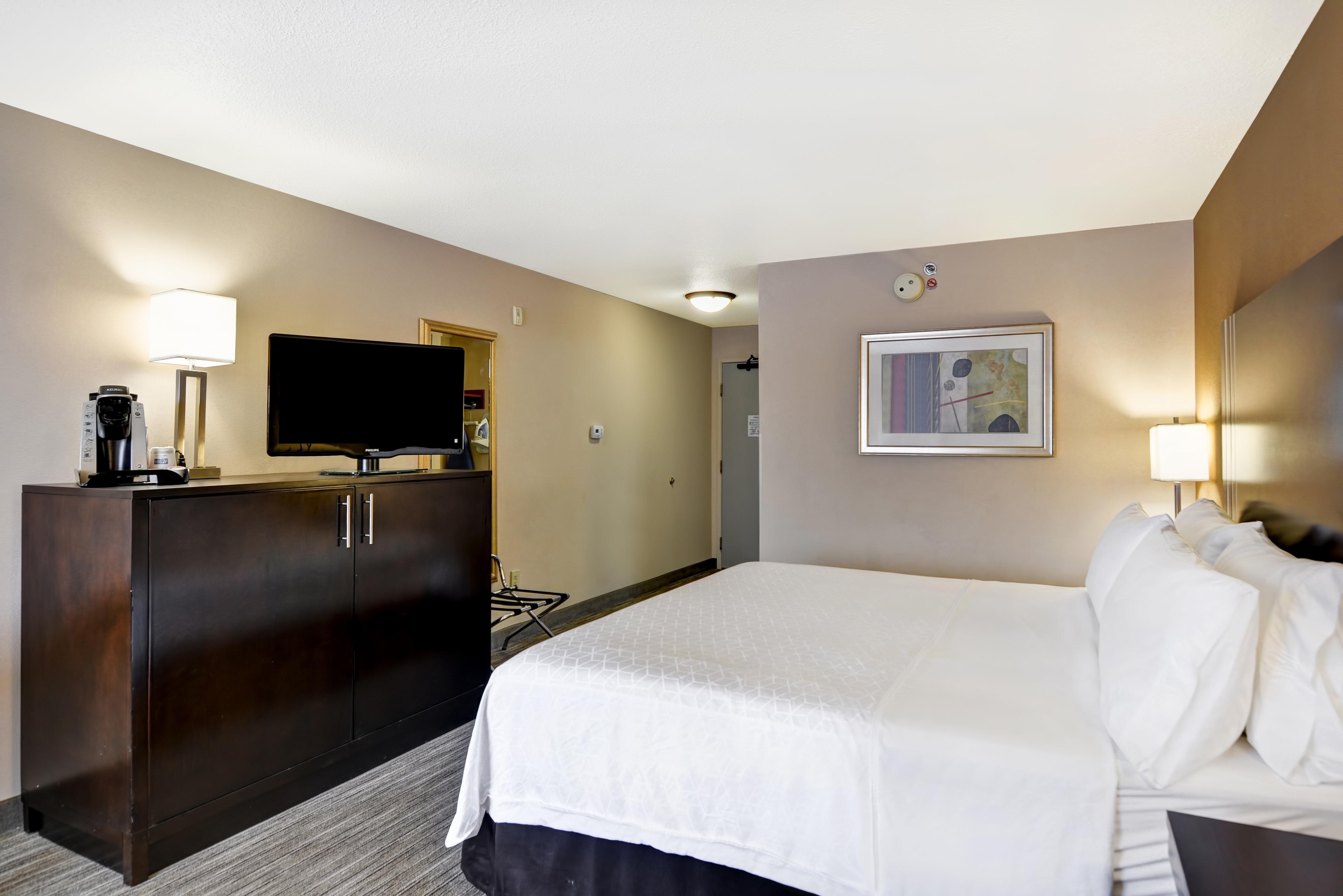 Holiday Inn Express Hotel & Suites Milwaukee-New Berlin By Ihg מראה חיצוני תמונה