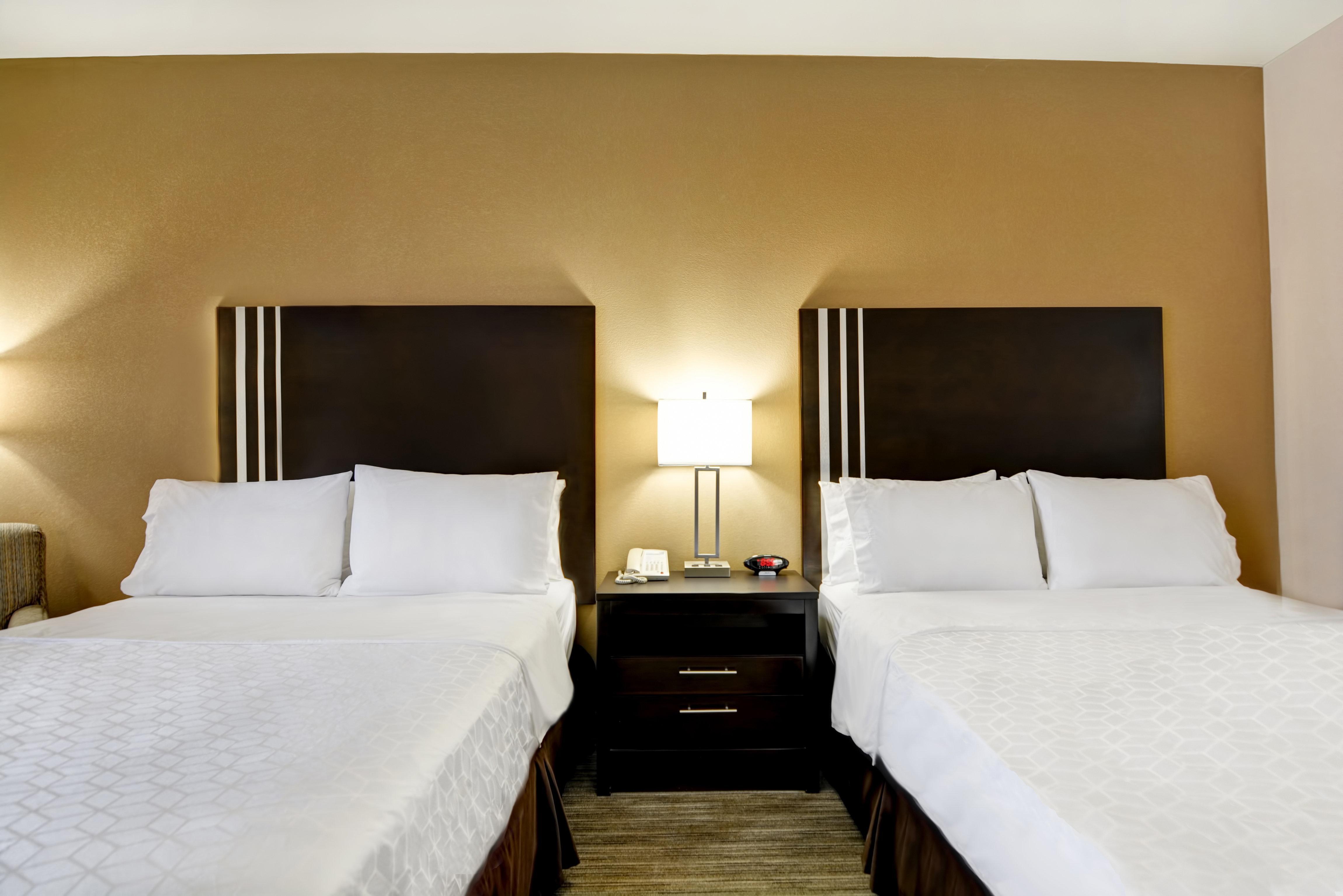 Holiday Inn Express Hotel & Suites Milwaukee-New Berlin By Ihg מראה חיצוני תמונה