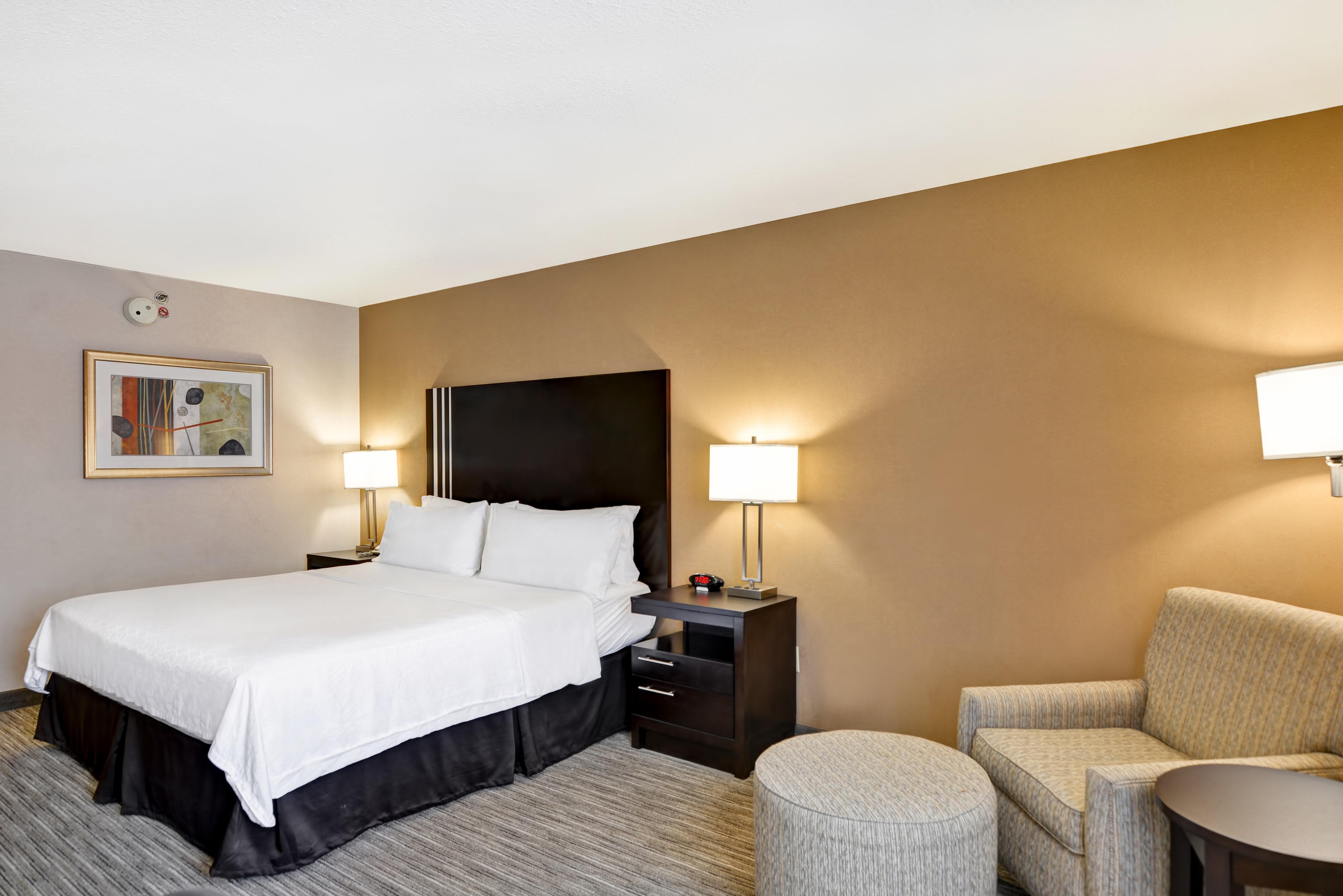 Holiday Inn Express Hotel & Suites Milwaukee-New Berlin By Ihg מראה חיצוני תמונה