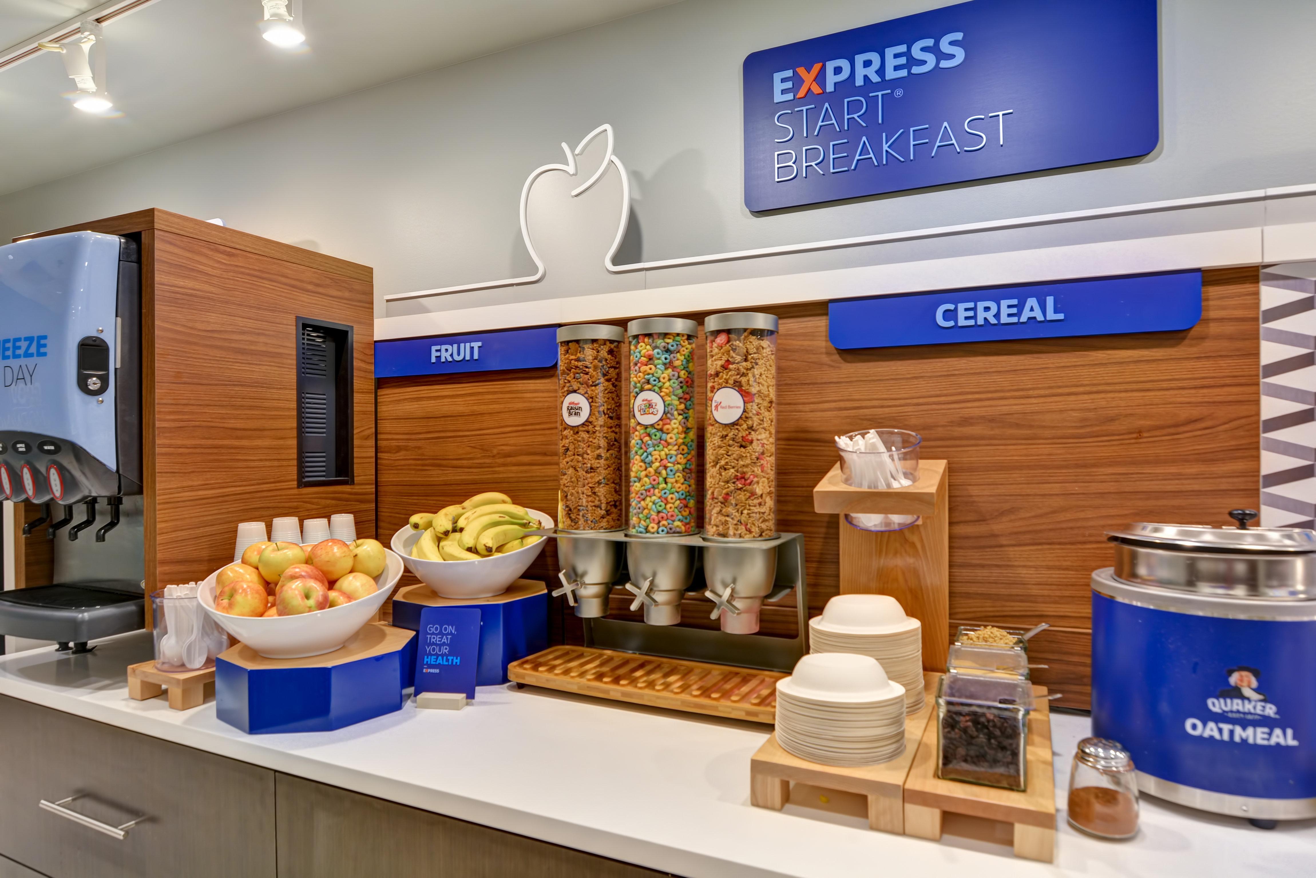 Holiday Inn Express Hotel & Suites Milwaukee-New Berlin By Ihg מראה חיצוני תמונה