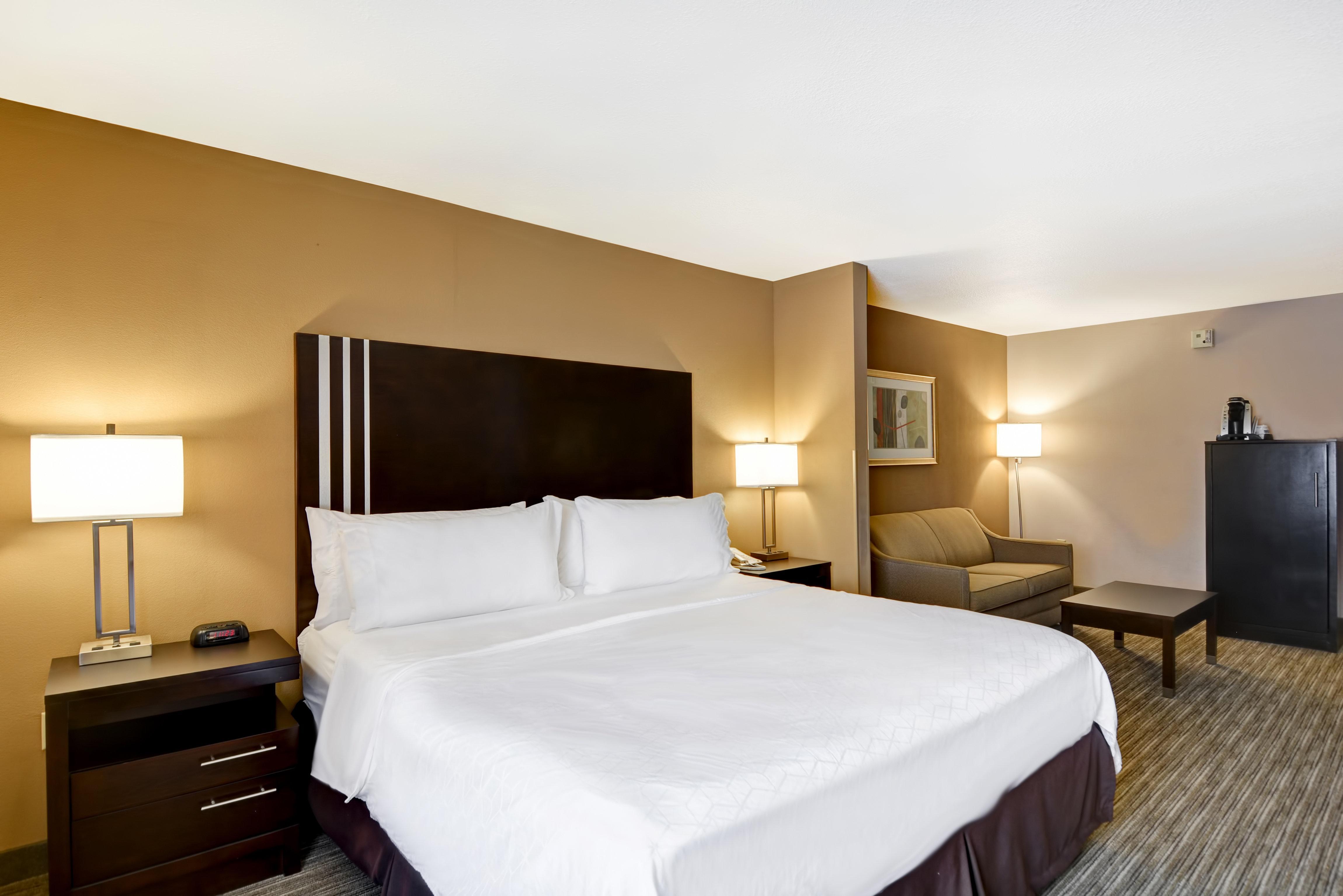 Holiday Inn Express Hotel & Suites Milwaukee-New Berlin By Ihg מראה חיצוני תמונה