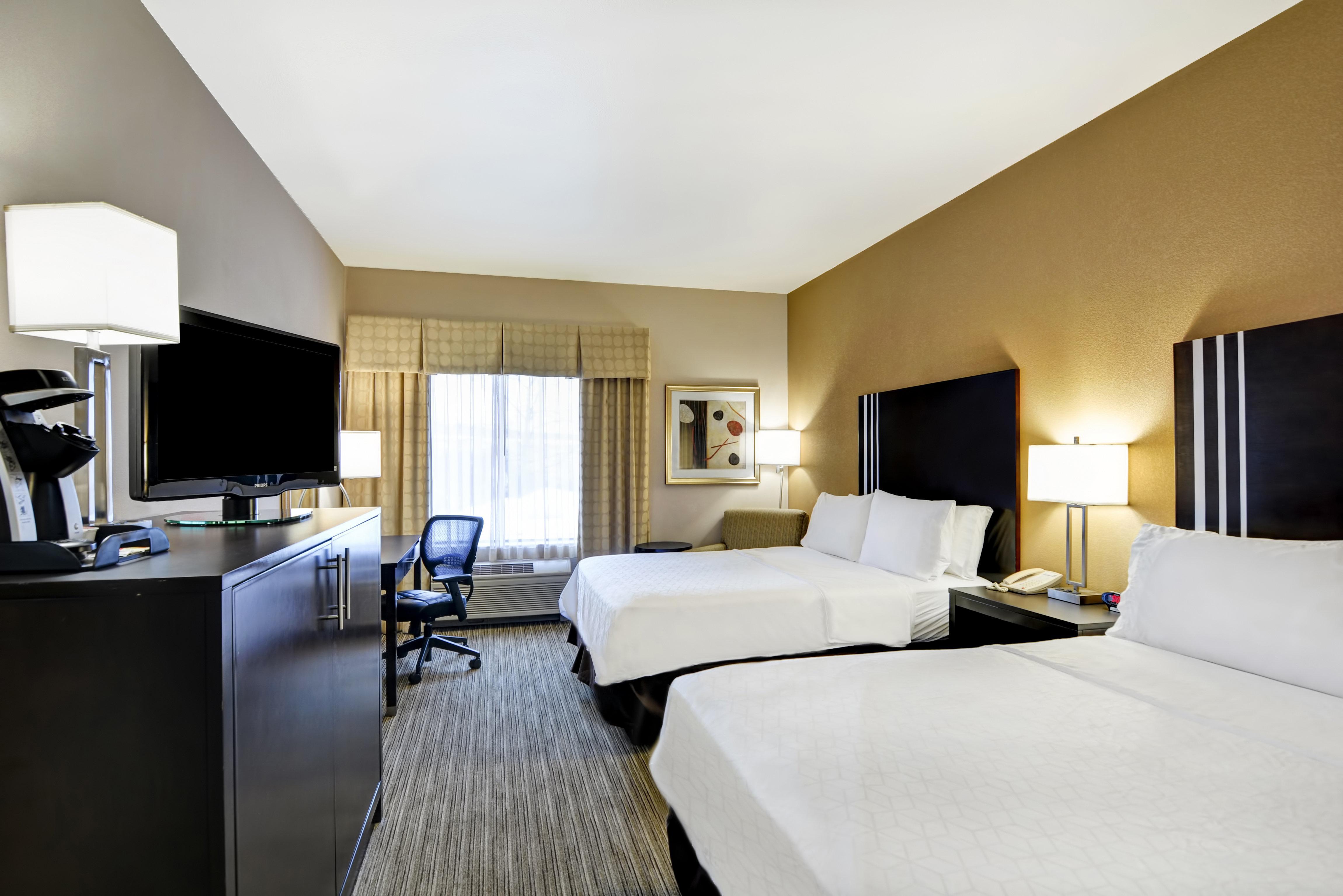Holiday Inn Express Hotel & Suites Milwaukee-New Berlin By Ihg מראה חיצוני תמונה