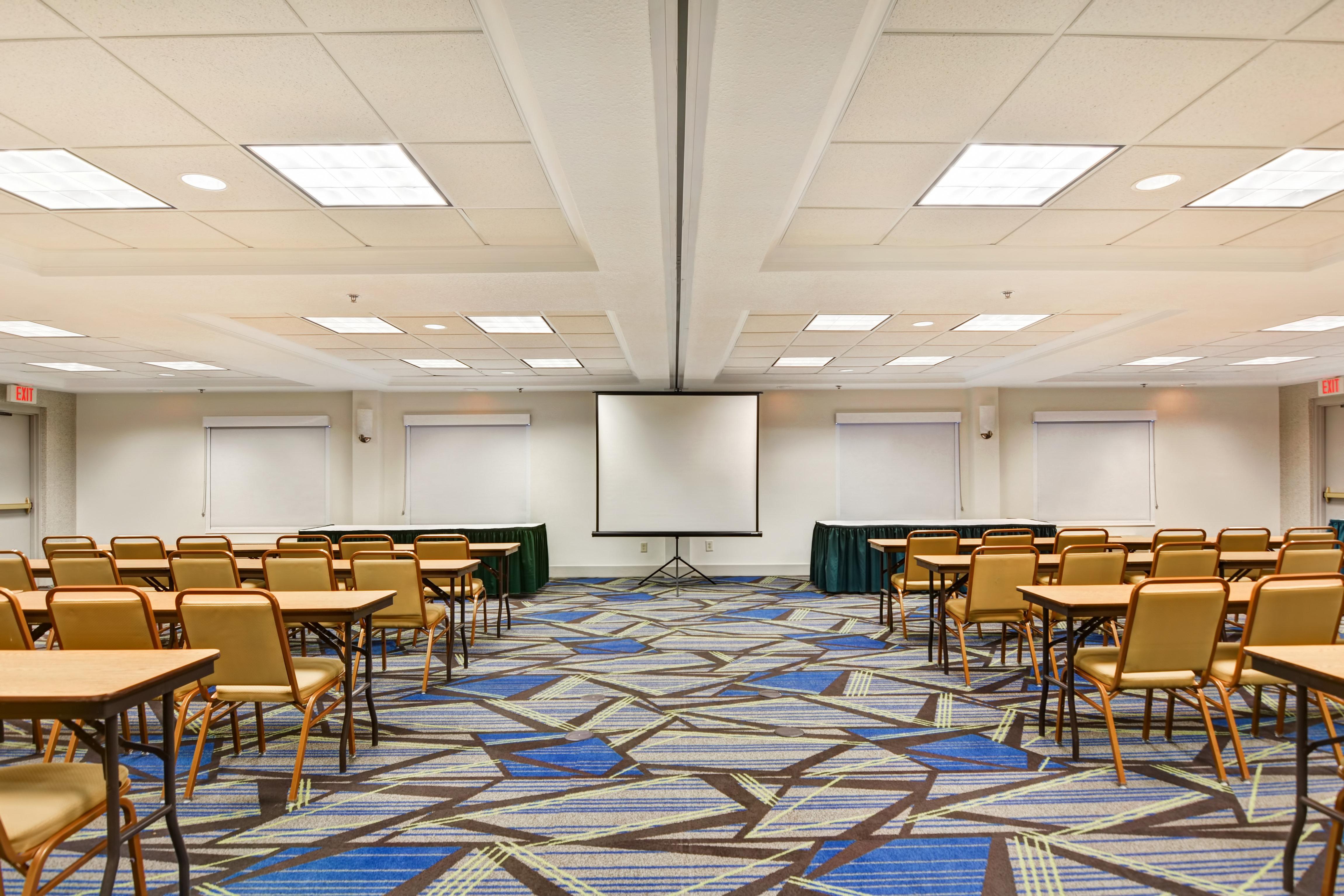 Holiday Inn Express Hotel & Suites Milwaukee-New Berlin By Ihg מראה חיצוני תמונה