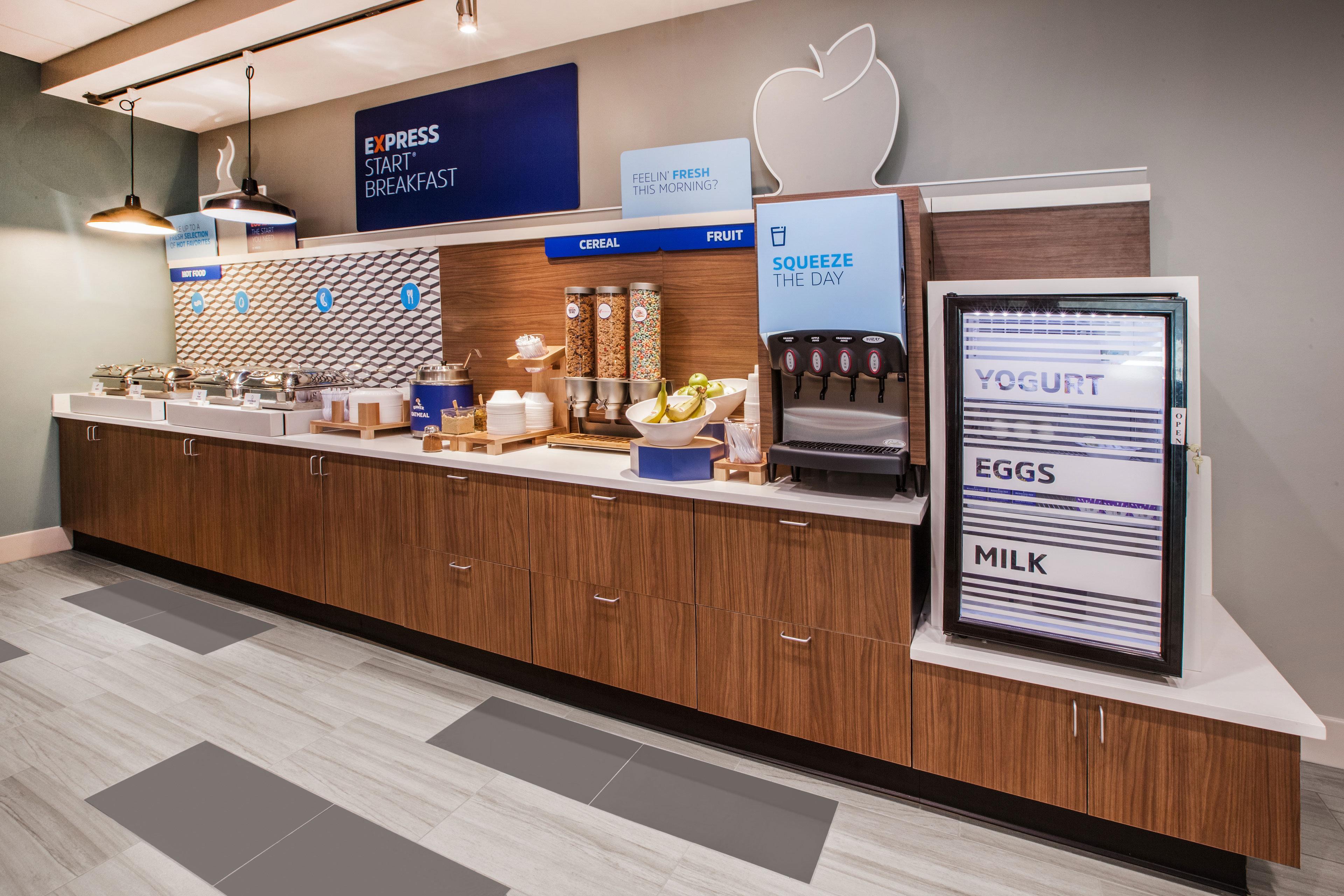 Holiday Inn Express Hotel & Suites Milwaukee-New Berlin By Ihg מראה חיצוני תמונה