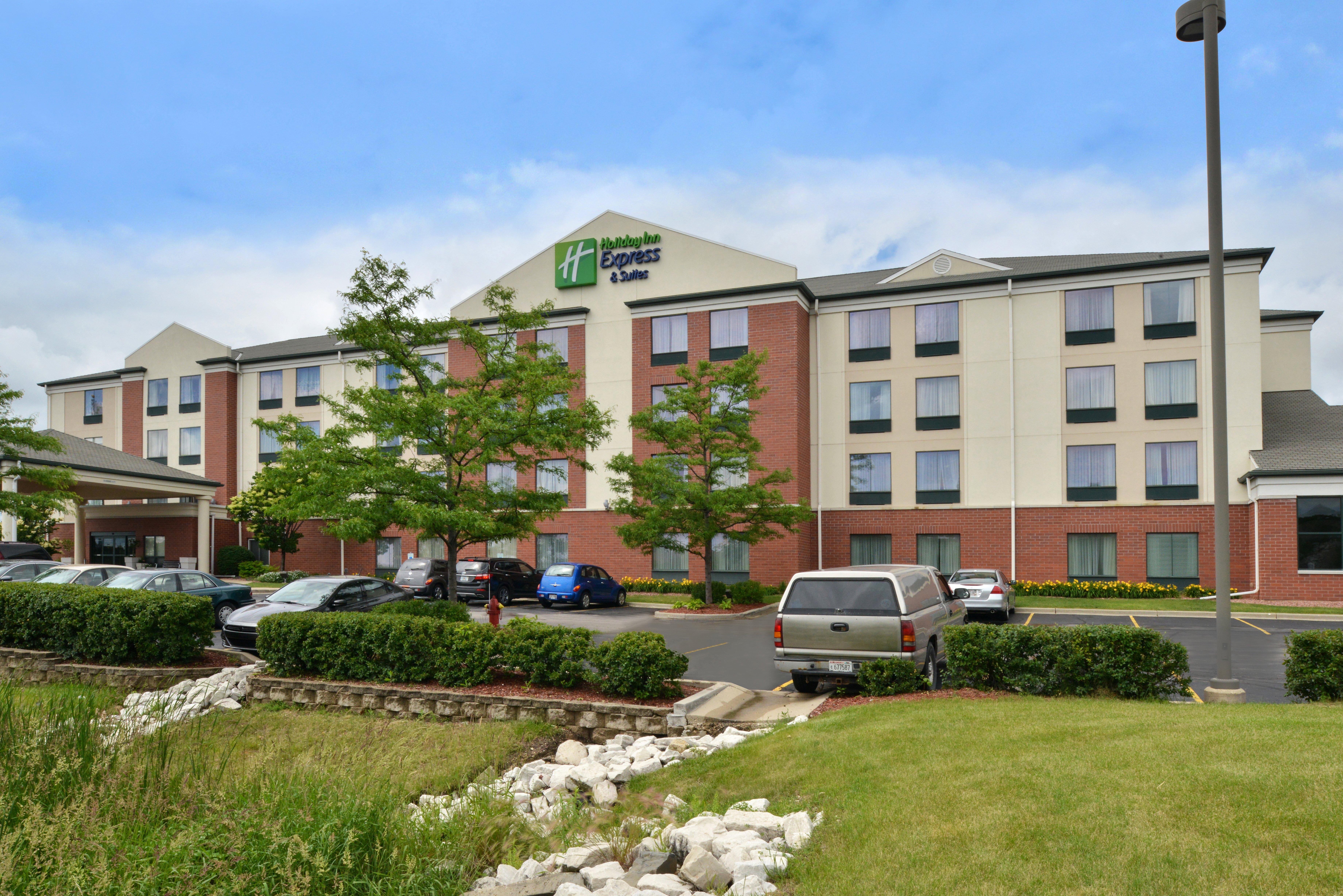 Holiday Inn Express Hotel & Suites Milwaukee-New Berlin By Ihg מראה חיצוני תמונה