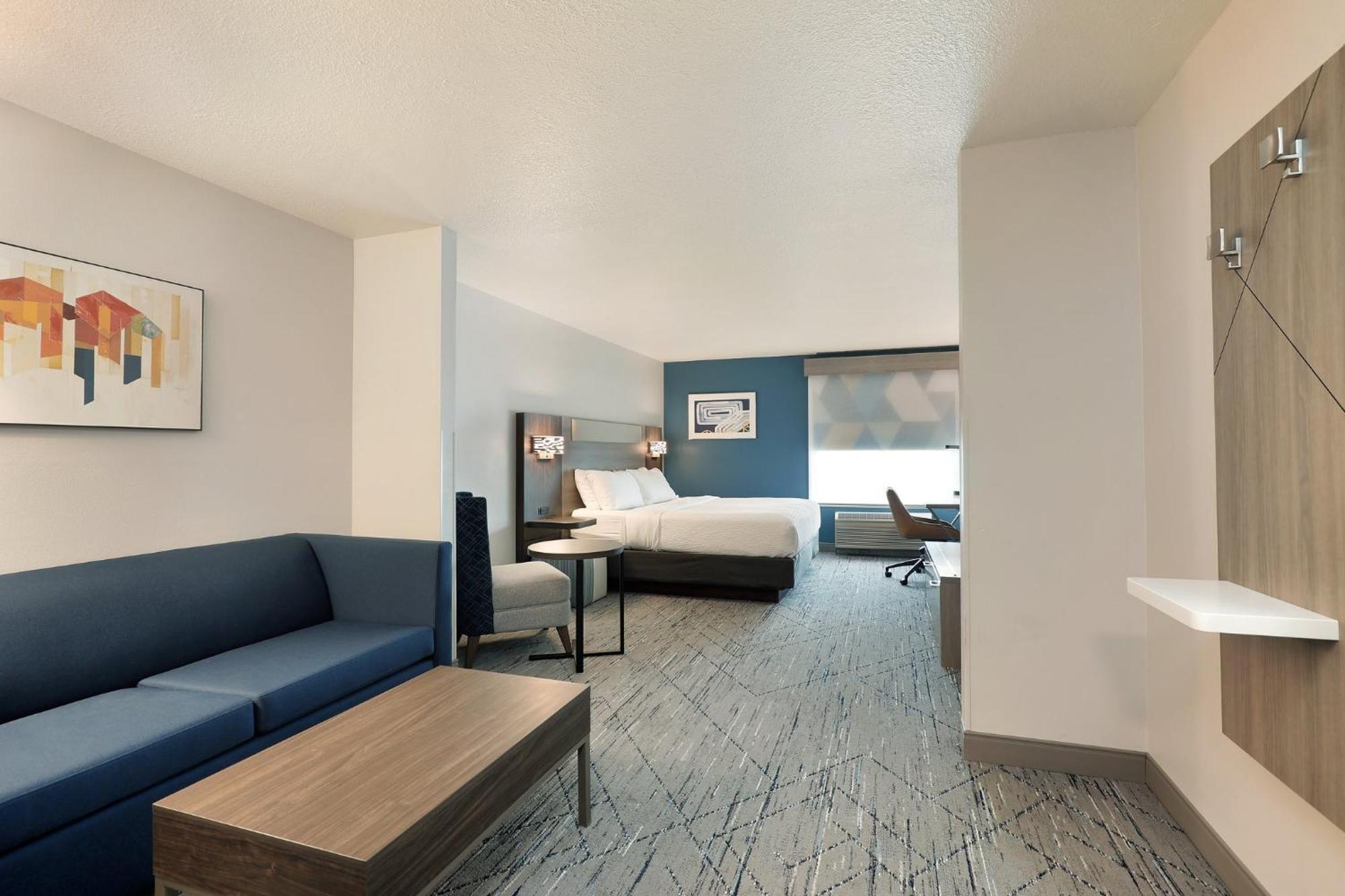 Holiday Inn Express Hotel & Suites Milwaukee-New Berlin By Ihg מראה חיצוני תמונה