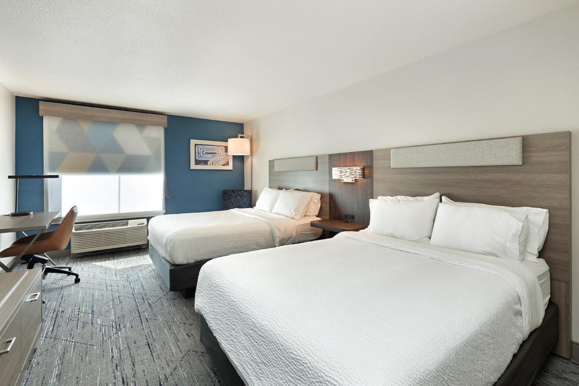 Holiday Inn Express Hotel & Suites Milwaukee-New Berlin By Ihg מראה חיצוני תמונה