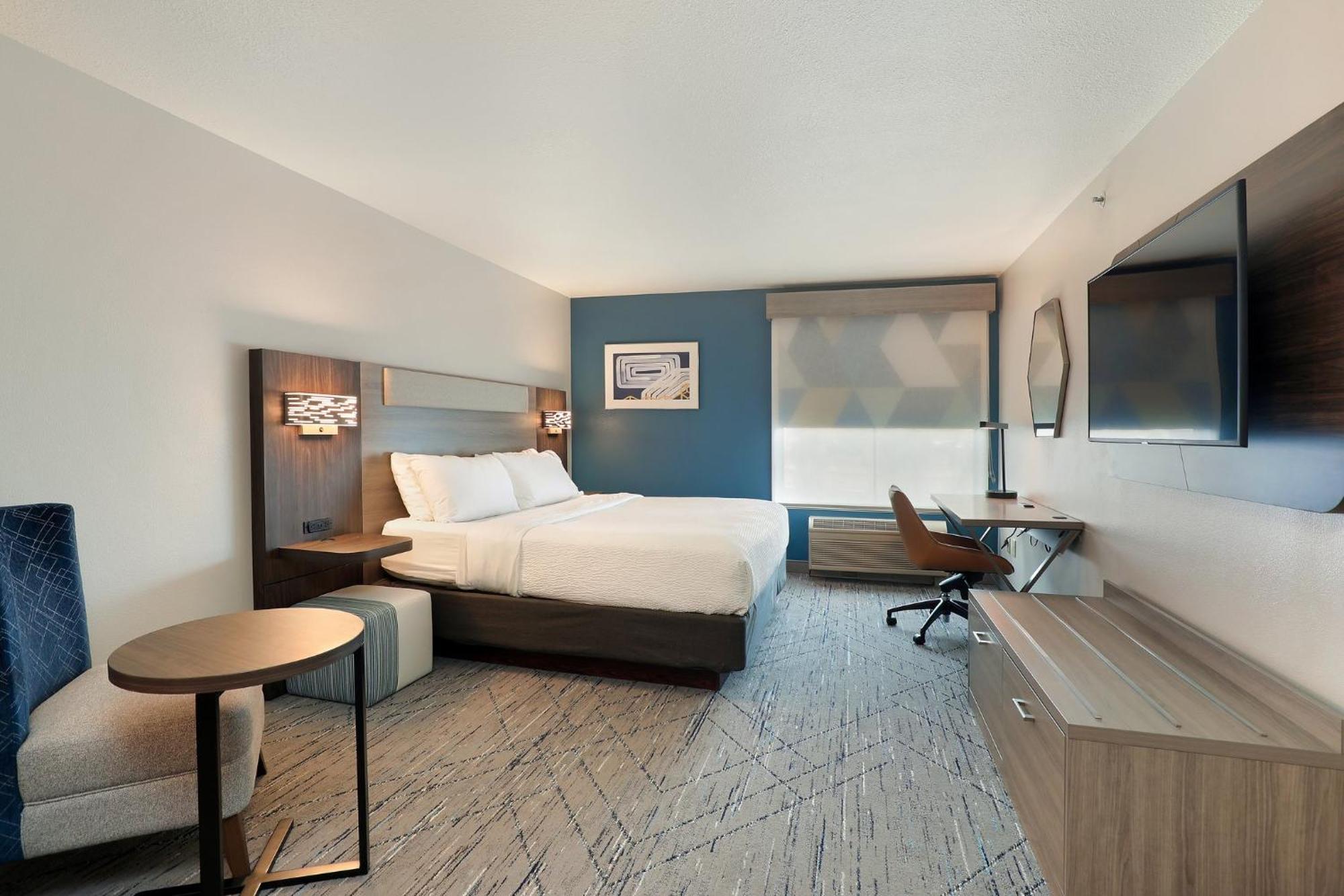 Holiday Inn Express Hotel & Suites Milwaukee-New Berlin By Ihg מראה חיצוני תמונה