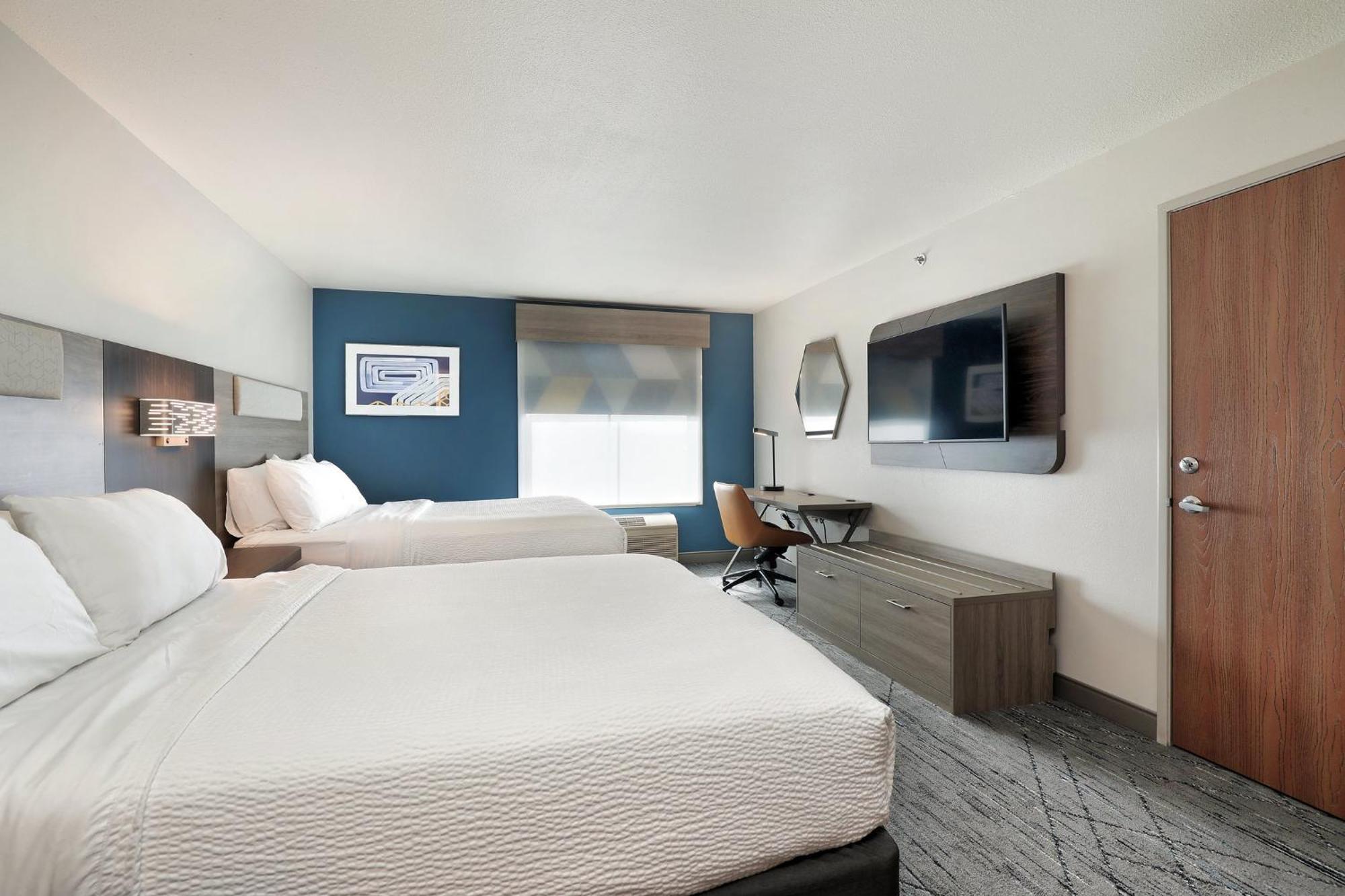 Holiday Inn Express Hotel & Suites Milwaukee-New Berlin By Ihg מראה חיצוני תמונה