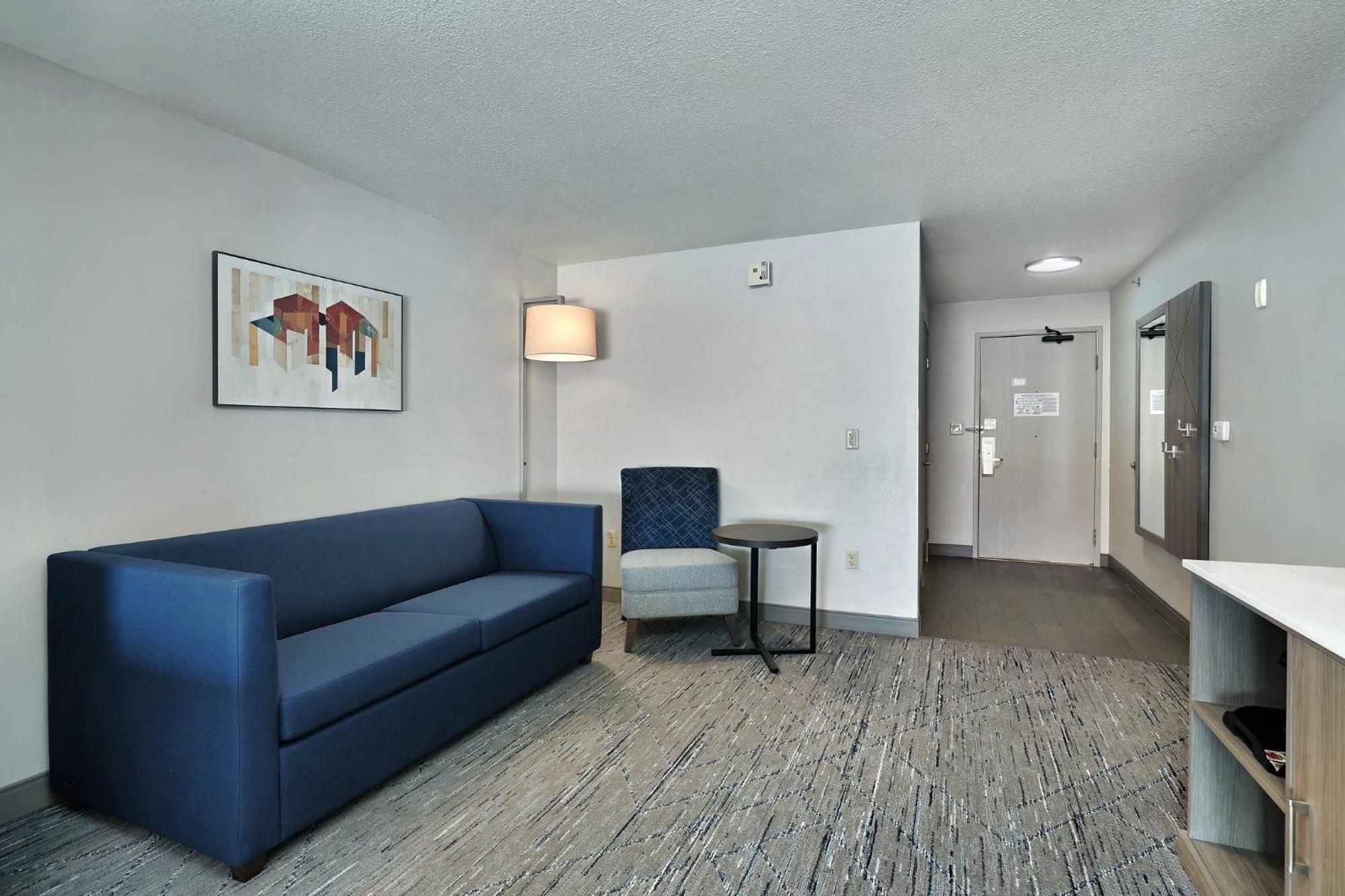 Holiday Inn Express Hotel & Suites Milwaukee-New Berlin By Ihg מראה חיצוני תמונה