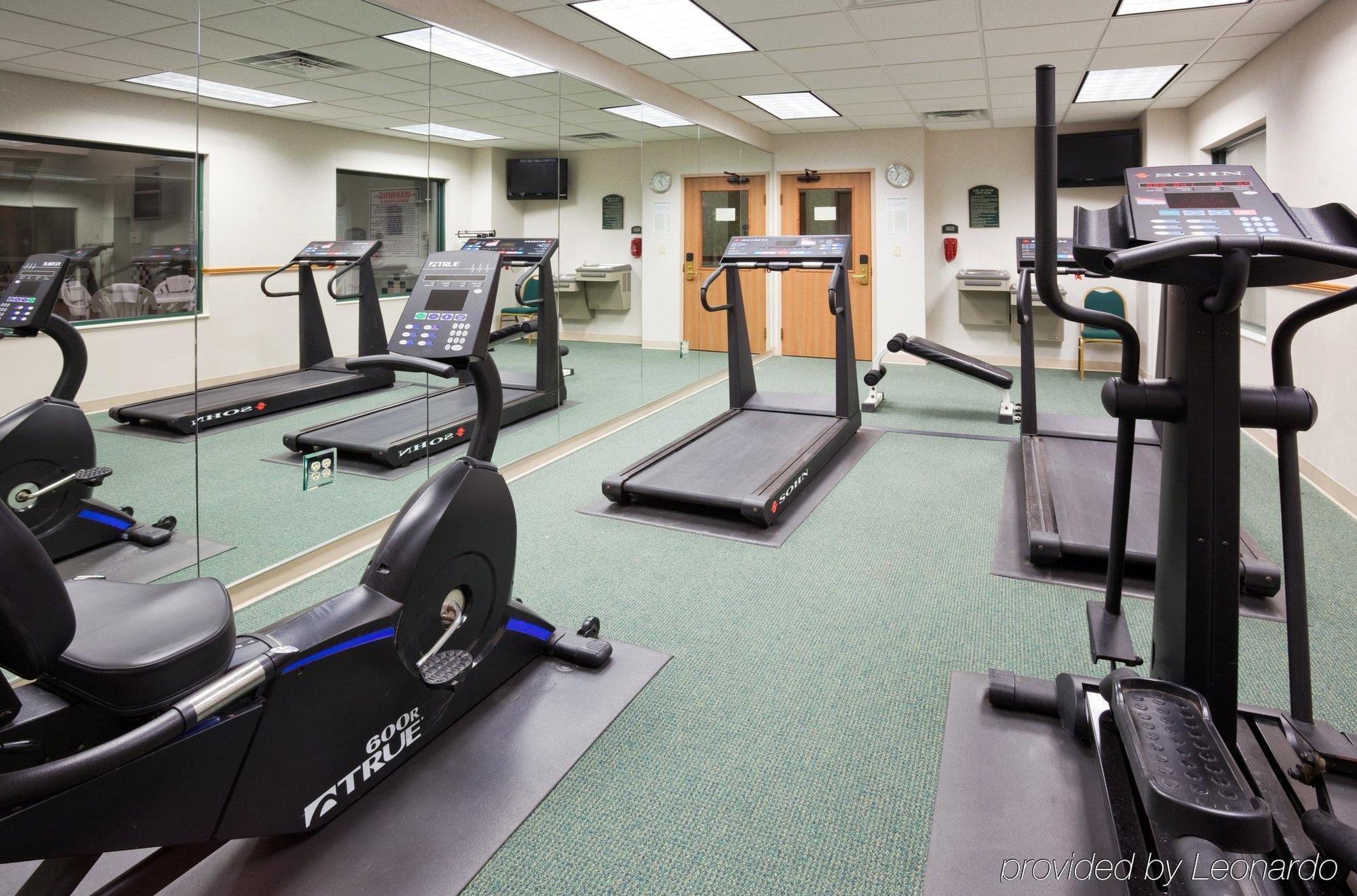 Holiday Inn Express Hotel & Suites Milwaukee-New Berlin By Ihg מתקנים תמונה